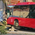 Vozaču pozlilo, autobus udario u drvo u Panteleju