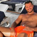 Najskandalozniji bivši učesnik Zadruge zaprosio devojku: Na njenoj ruci sija glamurozni prsten: "Danas sam najsrećniji čovek…
