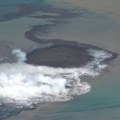 Japan "dobio" novo ostrvo: Kopnena masa prečnika 100 metara pojavila se nakon erupcije podmorskog vulkana (video)