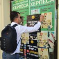 „Svi ispred RTS-a 13. aprila!“: Kreni-Promeni oblepio Beograd plakatima sa karikaturama Vučića i Hila