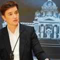 Brnabić: Organizator protesta pozvao da osvetle „mrak“ litijumom iz baterija svojih mobilnih telefona. Prelepo. Licemerje…