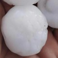 "Samo se sve odjednom sručilo i SAD se plašimo" Jako nevreme i grad pogodili sela oko Topole, meštanima uništena imanja…