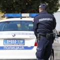 Poharali Stan i odneli bogat plen Dok su vlasnici bili napolju, lopovi iz domaćinstva odneli satove i nakit vredan 16.000…