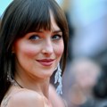 Dakota Johnson nosi jedine 3 haljine koje su vam potrebne za leto