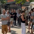 Scena kao u Inđiji: građani u Beogradu mirno preuzimaju prekršajne prijave posle blokade