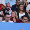 Jokićeva supruga i Bogdanova sestra na tribinama u Rigi, velika podrška za „orlove“