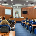 Cvetanović:Vi ste se dragi moji profesori sa blokaderima naučili da manje radite a više pričate bajke