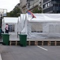 Ćacilend se proširio: Šatori postavljeni u Takovskoj ulici pred protest ispred RTS-a