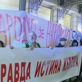 "Narodno, a ne napredno": Veliki broj građana ispred Narodnog pozorišta, traže ostavku Bokana