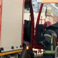Požar u podzemnoj garaži na Zvezdari: Vatra zahvatila nekoliko automobila, na teren izašla 22 vatrogasca