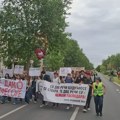 Protestna šetnja učenika, roditelja i nastavnika Jovine gimnazije u Novom Sadu