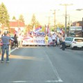 Grupa koja iz Aranđelovca pešači na skup "Srbija jedna porodica" stigla u Sremčicu