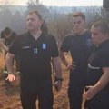 Na terenu kod Kladova opšti haos! Požari bukte na sve strane, vatrogasci spasioci brane sela i kuće lavovski