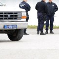 Filmsko hapšenje na Adi Huji Policajci upali u lokal zbog dojave o naoružanom muškarcu - usledila ekspresna reakcija (foto)