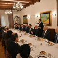 Momirović sa ambasadorima islamskih zemalja o pritiscima na Srbiju