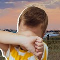 Dečak (6) slučajno poprskao ženu dok se slikala na plaži: Ona ga ujela i napravila modricu na ruci
