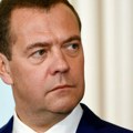 "Skupo je boriti se protiv Amerike": Medvedev o direktnom sukobu Rusije i SAD: To bi eskalirao u svetski nuklearni rat