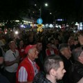 Protest ispred PU Kraljevo zbog privođenja odbornika: "Vlast one koji su povređeni predstavlja nasilnicima"