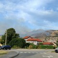 Gašenje požara na brdu kod Mostara još traje, objekti nisu ugroženi