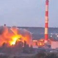 TERMOELEKTRANa nestaje u plamenu, ukrajinska raketa sve je raznela Kamera zabeležila trenutak udara i sablasnu scenu nakon…