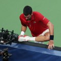 (VIDEO) Opet ta noga: Đoković se muči sa Vašeroom i povredom