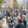 Profesori Jovine gimnazije održali jednočasovni štrajk upozorenja