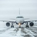Zbog loših vremenskih uslova privremeno obustavljen avio-saobraćaj na Aerodromu Beograd