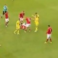Kristijan Eriksen se opet srušio na travu, prekinuta utakmica protiv Ukrajine pred Svetsko prvenstvo