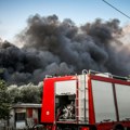 Veliki požar kod Soluna: Vatra zahvatila proizvodni pogon, u gašenju stihije učestvuju i helikopteri (video)