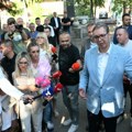 Vučić u poseti selu Vasilj kod Knjaževca, obilazi mobilnu ambulantu