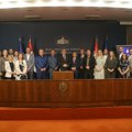 Starović uručio 30 ugovora institucijama za projekte Evropske teritorijalne saradnje