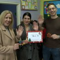 Ekipa "Blic TV" donela radost među mališane u Svratištu: Novinari informativne redakcije podelili novogodišnje paketiće…
