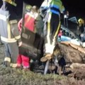 VIDEO Teška nesreća kod Vrbasa: Muškarac poginuo, automobil smrskan do neprepoznatljivosti