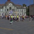 Zrenjaninski studenti krenuli pešice na protest u Novi Bečej