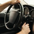 Troši gorivo k’o lud Letnja navika koju svi vozači prave – i ni ne znaju da im prazni rezervoar