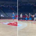 "Edo, dođi da se slikamo kod grba Zvezde": Luka Dončić peckao bivšeg igrača Partizana u Beogradskoj areni