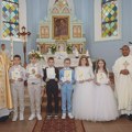 Duhovne svečanosti u Belom Blatu: Prva pričest za šestoro dece Belo blato