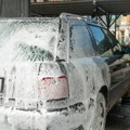 Uništićete auto za 200 dinara ako napravite ovu grešku na perionici, majstor će vam uzeti sve pare