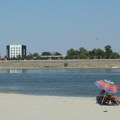 (Foto) Saveti načelnice IJZ Vojvodina: "Nakon kupanja u Dunavu obavezno tuširanje, ne hodajte bosi po obali"
