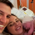 Porodila se naša influenserka. Šuškalo se da zarađuje 5.000 evra mesečno, živi u Parizu, a sad podelila radosne vesti (foto)…