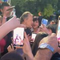 I dalje ga žele! Bobana Zdravkovića opkolile žene na nastupu, guraju jedna drugu, a ovo je njegova reakcija (video)