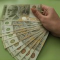 Dva muškarca od 41-godišnjeg Nišlije uz pretnju i udarce uzeli preko 1.000 evra, automobil i mobilne telefone