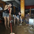 Zastrašujuće razmere katastrofe u Grčkoj: Među živima plutaju mrtve životinje, voda ih donela čak i u kuće: "Rukama…