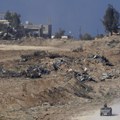BLISKOISTOČNI SUKOB: Tenkovske jedinice IDF-a u Kan Junisu; UN: Više od 100.000 Palestinaca prisiljeno da ode u Rafu