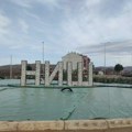 Kružni tok u Panteleju dobio kamena slova kojima piše "NIŠ"