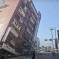 Pogledajte prve snimke zemljotresa! Zgrade srušene, decu spasavaju kroz prozor