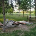 Čekićem na Eko-ćoše: Vandalizam u Lazinom parku, najvećoj zelenoj oazi u Vrbasu, uznemirio građane