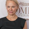 Pamela Anderson govorila o novoj verziji komedije "Goli pištolj" i odnosu sa Lijamom Nisonom