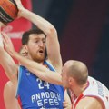 Blistao protiv večitih u Evroligi, pa produžio saradnju sa Efesom!
