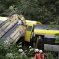 Voz iskočio iz šina u nemačkoj: Više osoba povređeno, ekipe hitnih službi na terenu